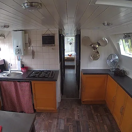 Botel Peniche Nidd *